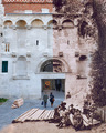 Djeca pored zl&hellip;