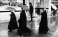Tri dame u crn&hellip;