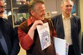 Čovjek i fotoa&hellip;